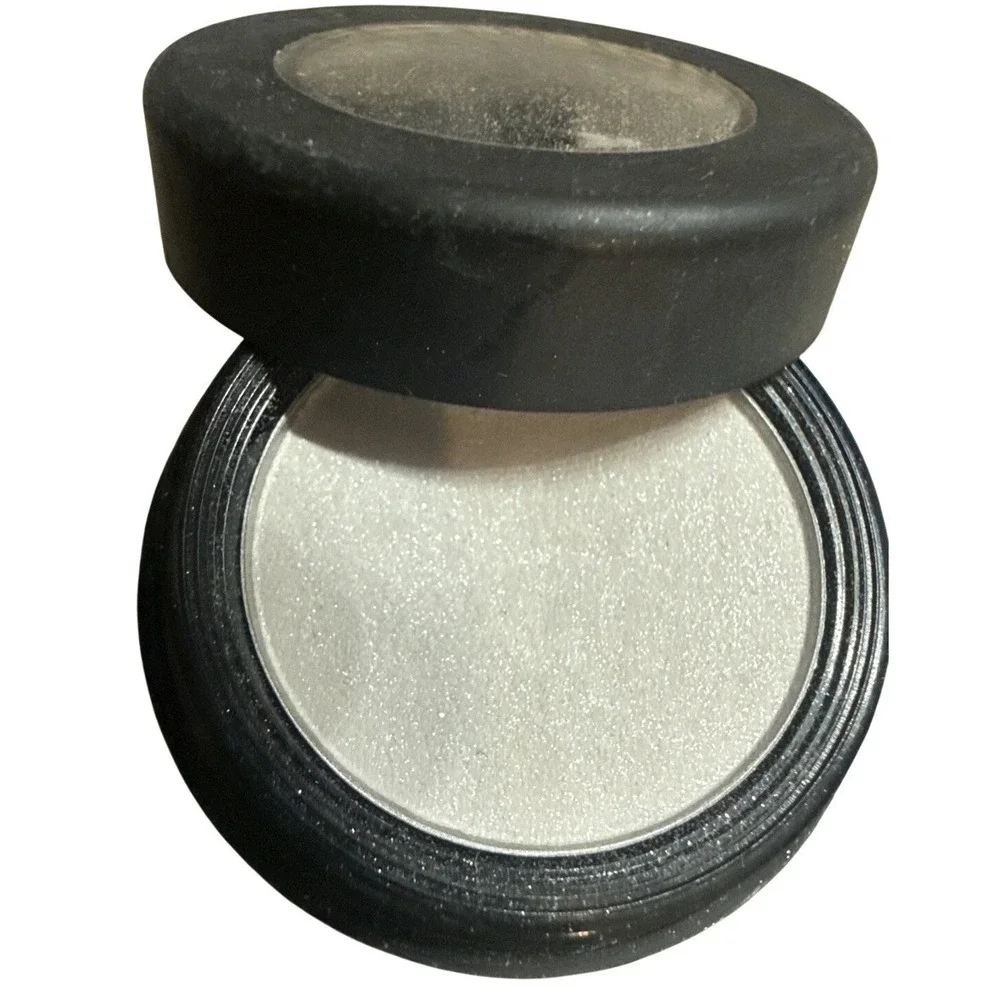Scent-Sations Bella Beauty Eye Shadow 2 g. Pearl MK00207 NEW OPEN BOX